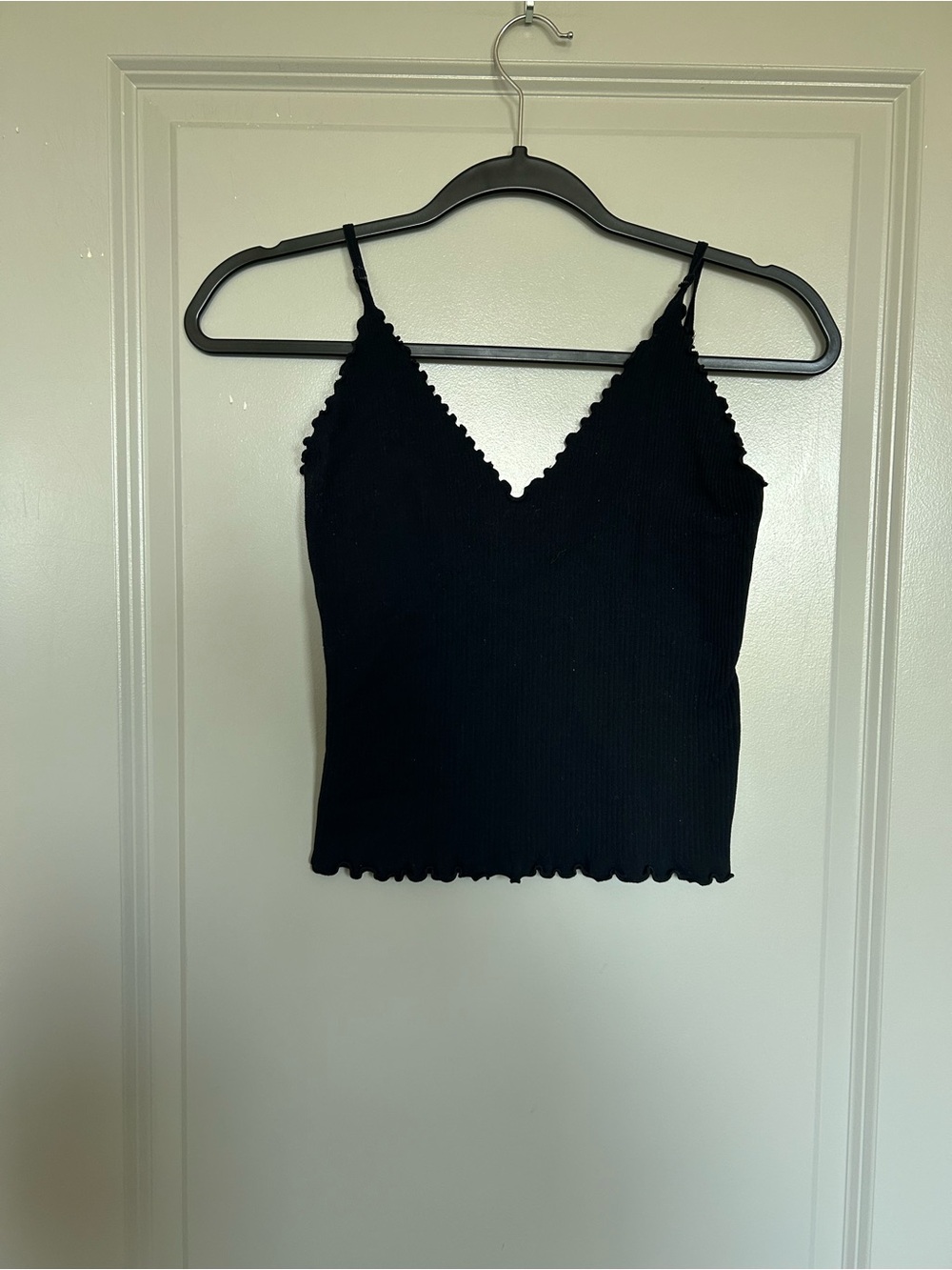Women’s Intimately Free by Free People Classic Black Ribbed V-Neck Scallop Cami